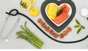 Immagine con cibo sano a forma di cuore